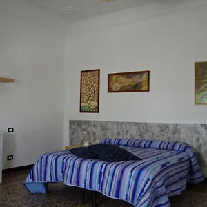 https://bb-il-blu-di-genova.hotelitalianriviera.com
